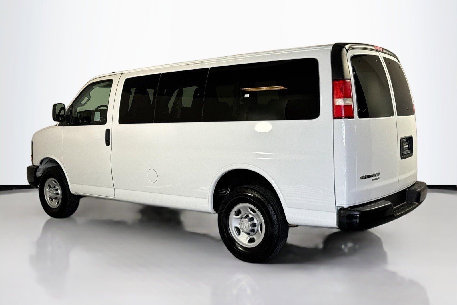 Used 2016 Chevrolet Express 2500 LS image 7
