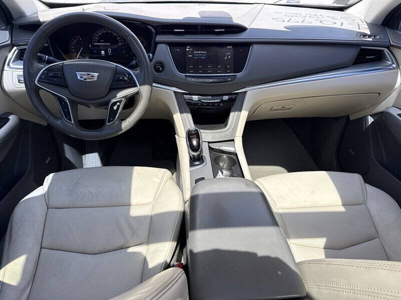 Used 2018 Cadillac XT5 Luxury w/ Driver Awareness Package FWD image 24