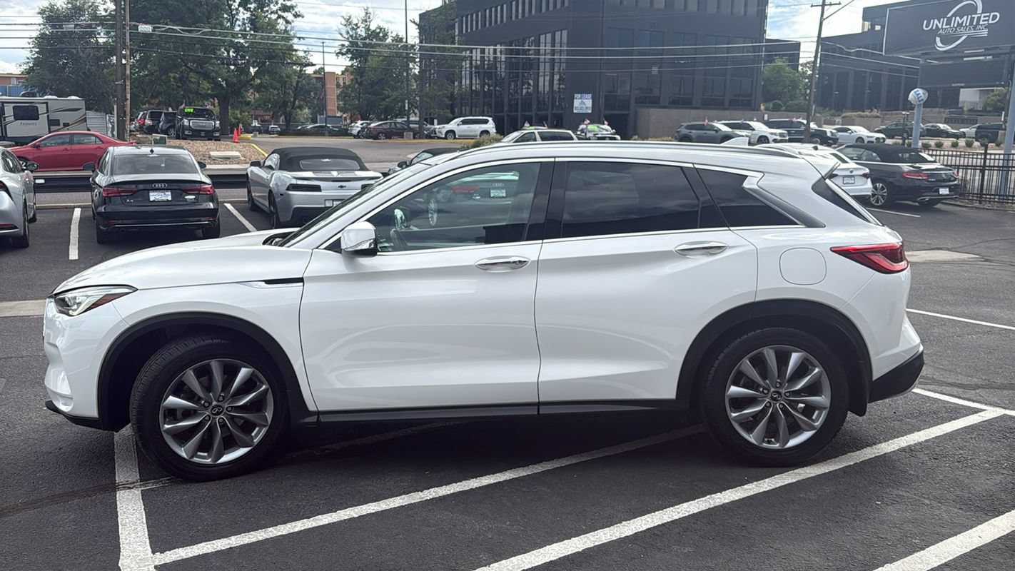 Used 2019 INFINITI QX50 Luxe w/ Navigation Package AWD/4WD image 6