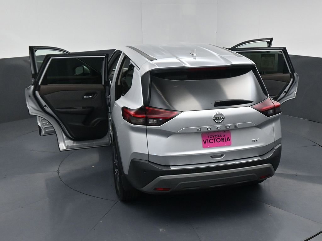 Used 2023 Nissan Rogue SV image 18