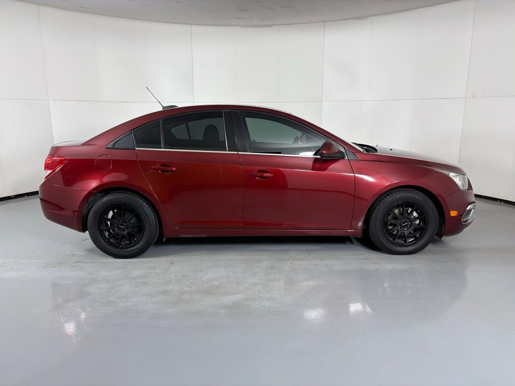 Used 2015 Chevrolet Cruze LT w/ Technology Package image 9