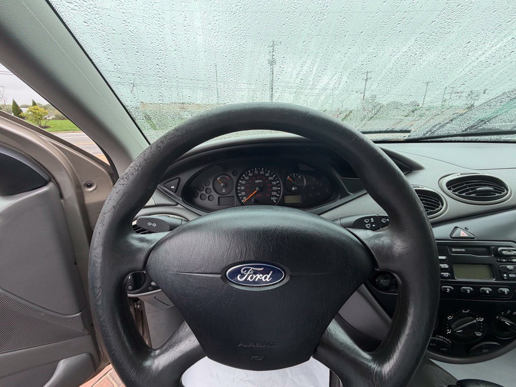 Used 2003 Ford Focus LX FWD image 9