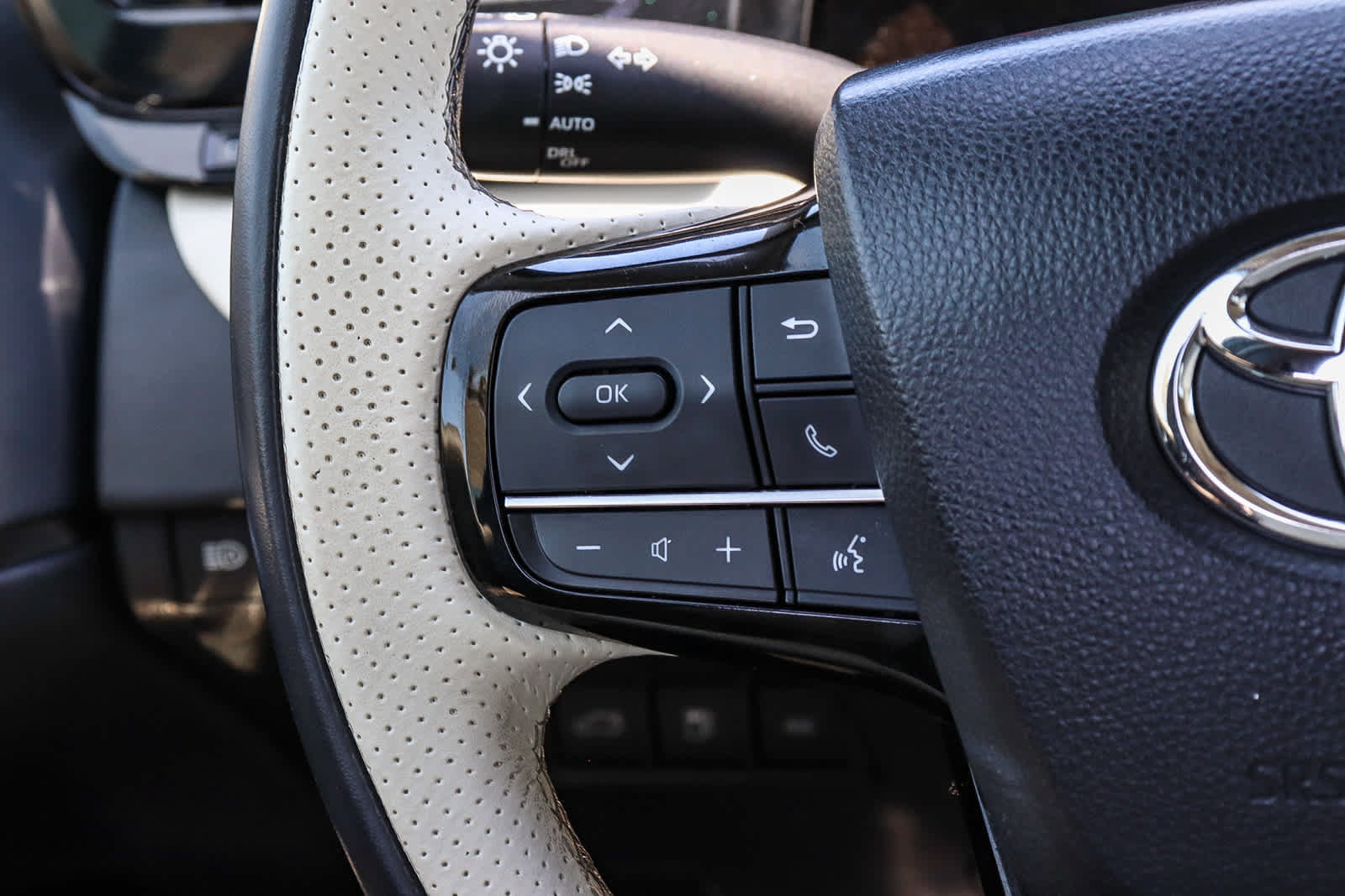 Used 2021 Toyota Mirai RWD image 22