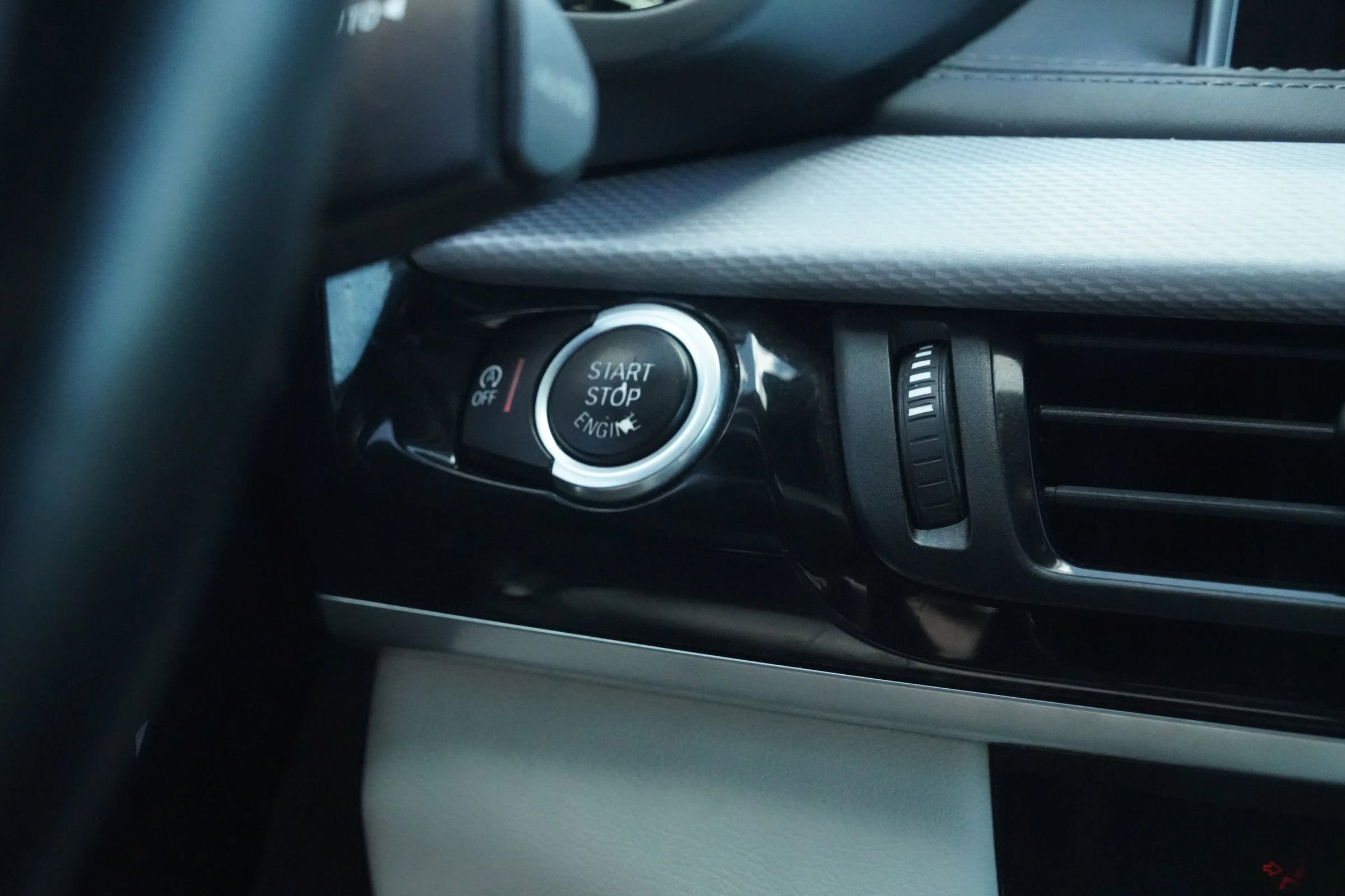 Used 2018 BMW X6 sDrive35i RWD image 34