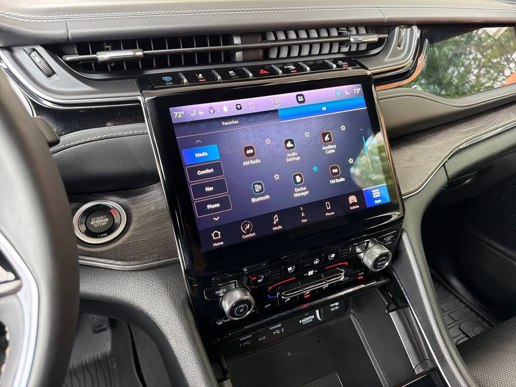 Used 2023 Jeep Grand Cherokee Overland w/ Luxury Tech Group IV image 28