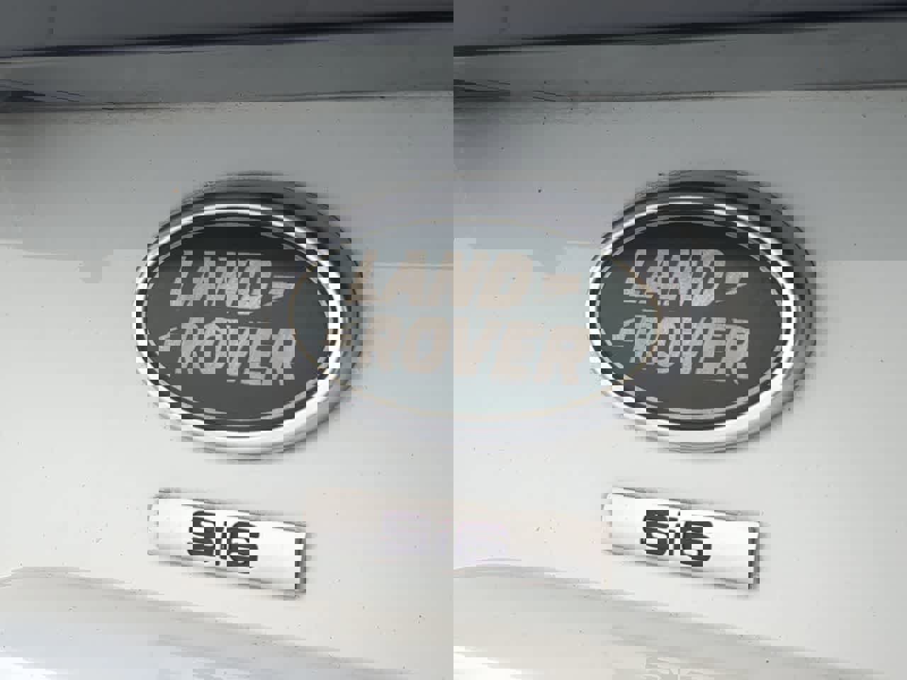 Used 2018 Land Rover Discovery SE image 11