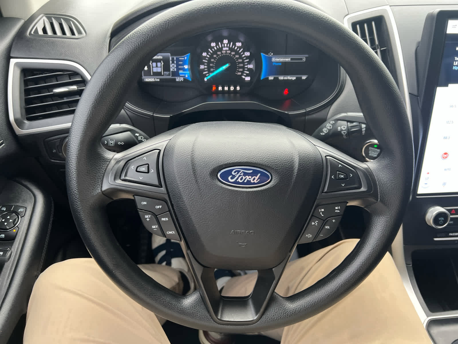 Used 2022 Ford Edge SE image 23