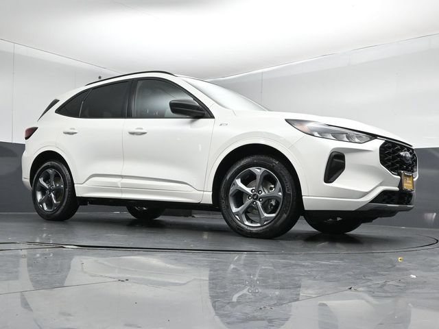 Certified 2024 Ford Escape ST-Line w/ Tech Pack #1 AWD/4WD image 38