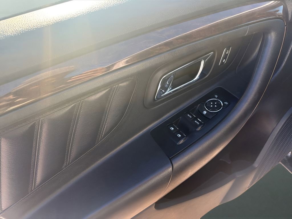 Used 2019 Ford Taurus Limited image 10