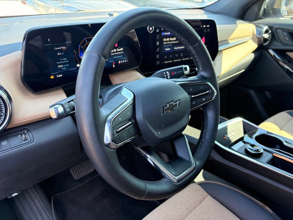 Used 2025 Chevrolet Equinox ACTIV FWD image 10
