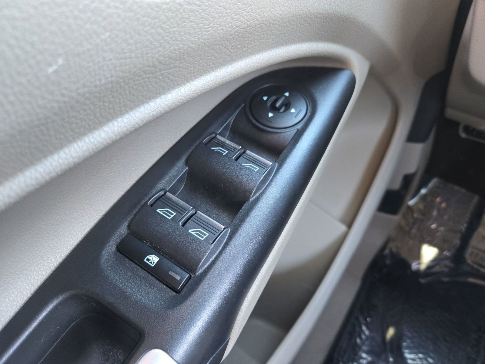 Used 2016 Ford Transit Connect XLT image 22