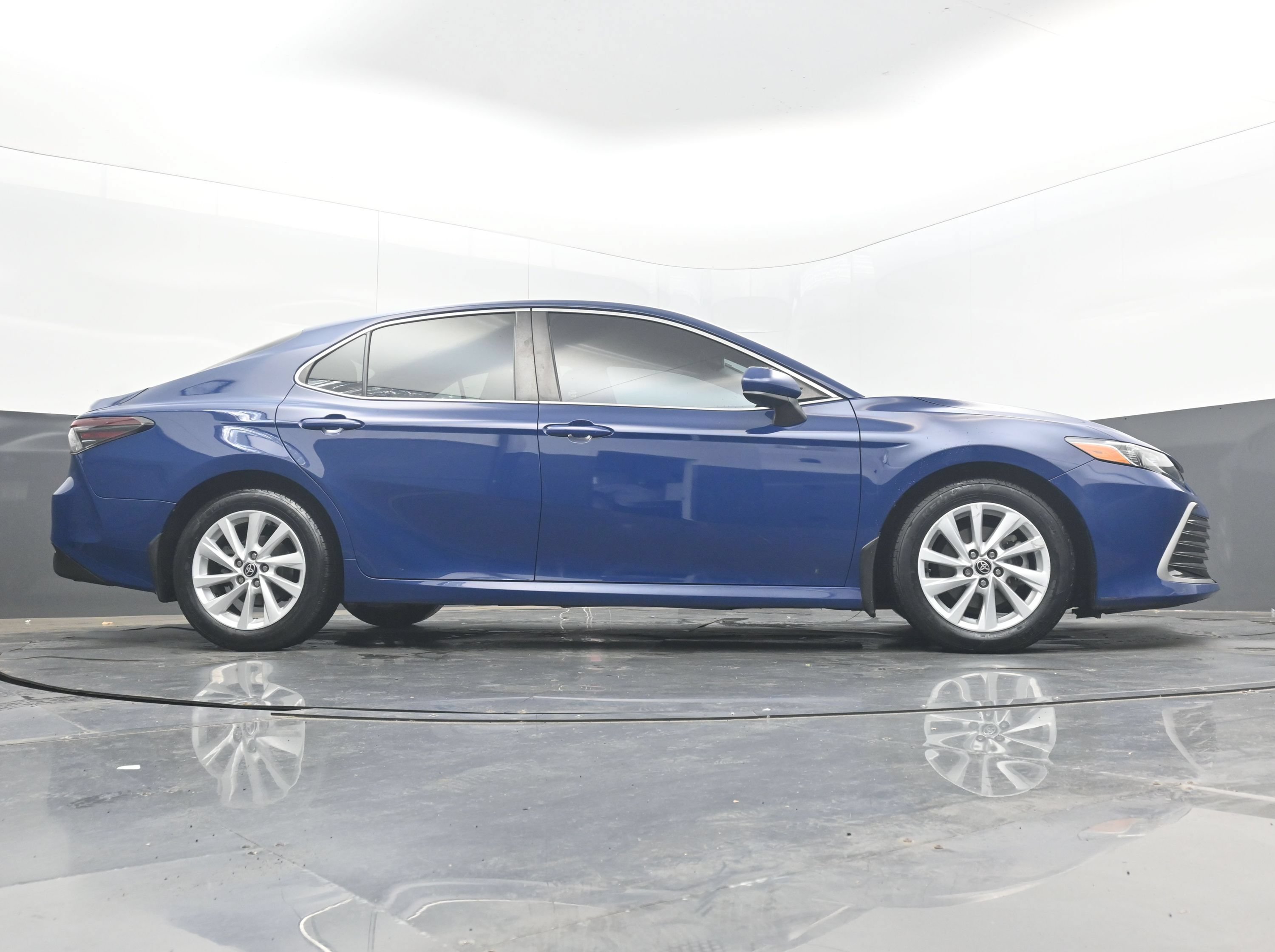 Used 2023 Toyota Camry LE FWD image 32