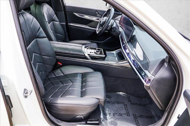 Used 2026 BMW 740i xDrive AWD/4WD image 27