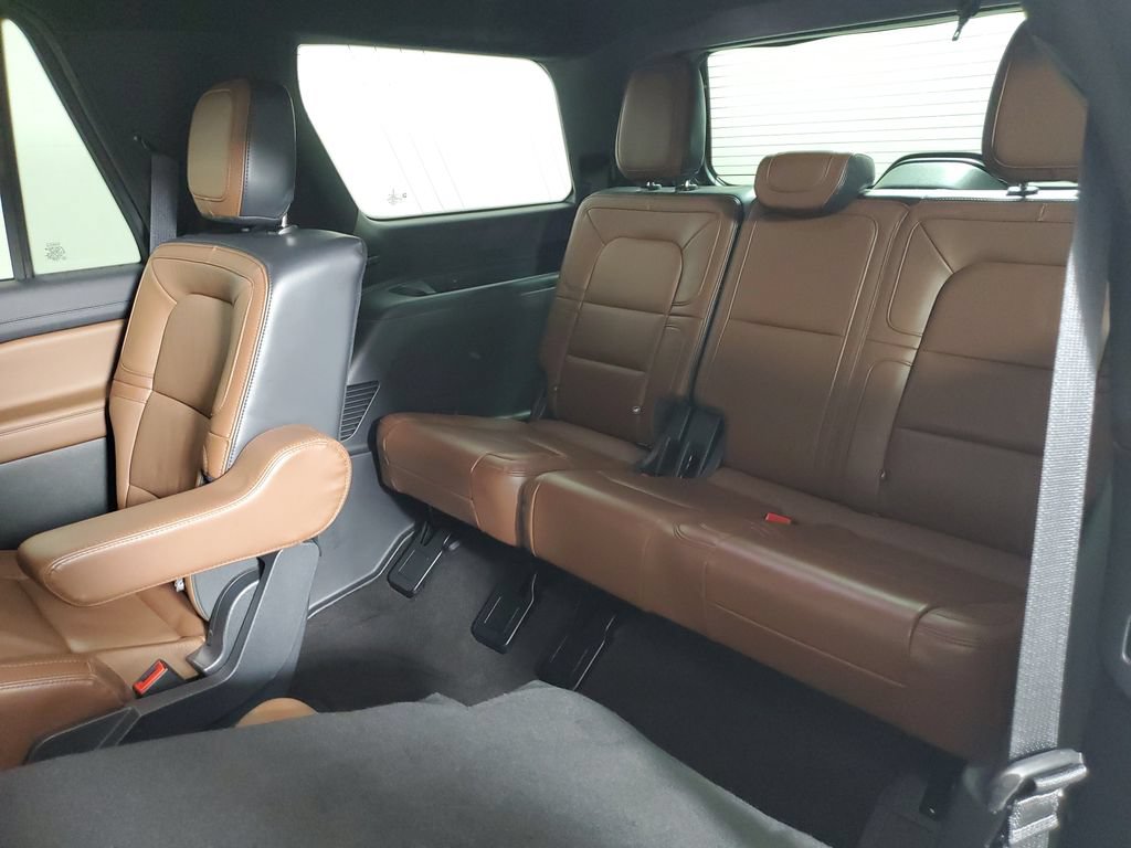 Certified 2024 Lincoln Navigator Reserve w/ Monochromatic Package AWD/4WD image 12