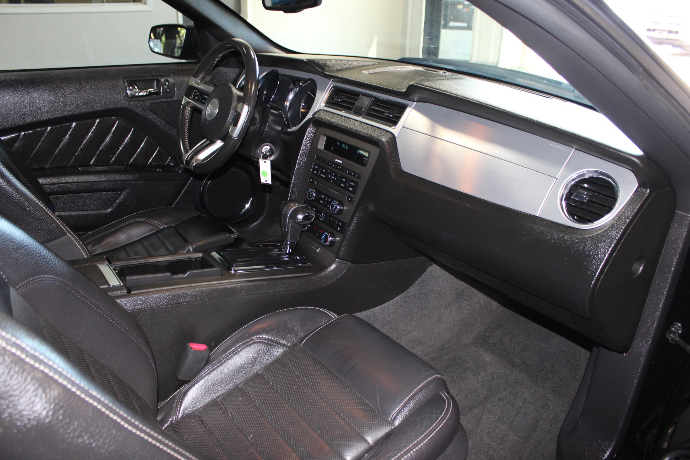 Used 2011 Ford Mustang GT Premium w/ Comfort Pkg RWD image 27