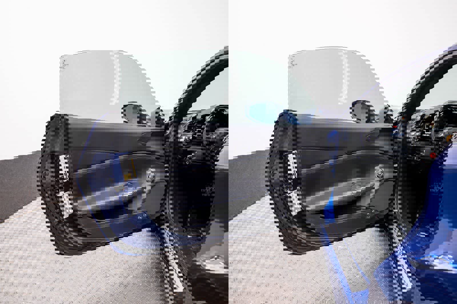 Used 2018 Ferrari 488 GTB image 22