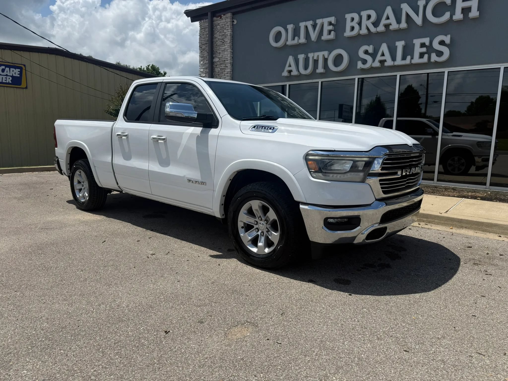 Used 2021 RAM 1500 Laramie RWD image 2