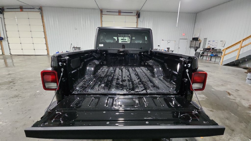 New 2026 Jeep Gladiator Sport AWD/4WD image 28