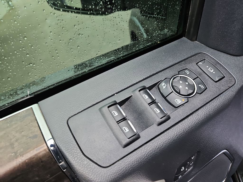 Used 2022 Ford F350 Lariat w/ Tremor Off-Road Package AWD/4WD image 11