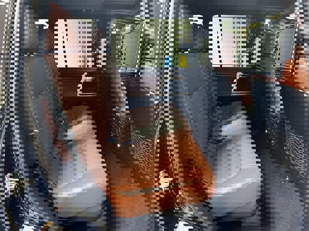 Used 2016 Toyota Land Cruiser image 22