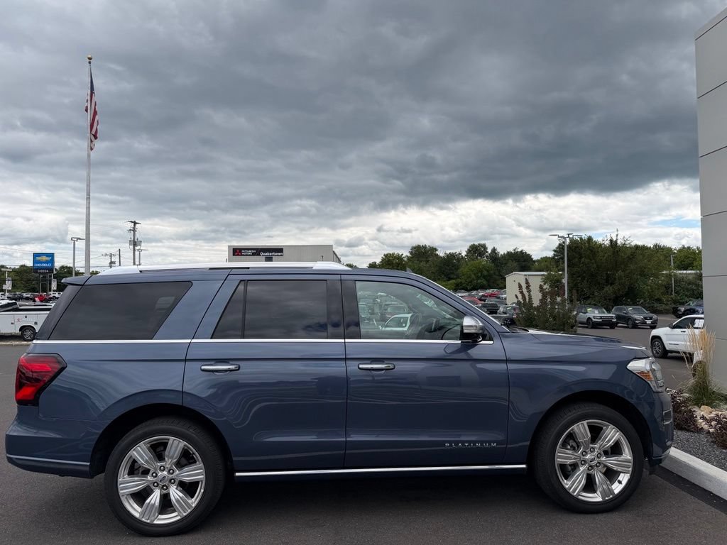 Used 2022 Ford Expedition Platinum AWD/4WD image 6