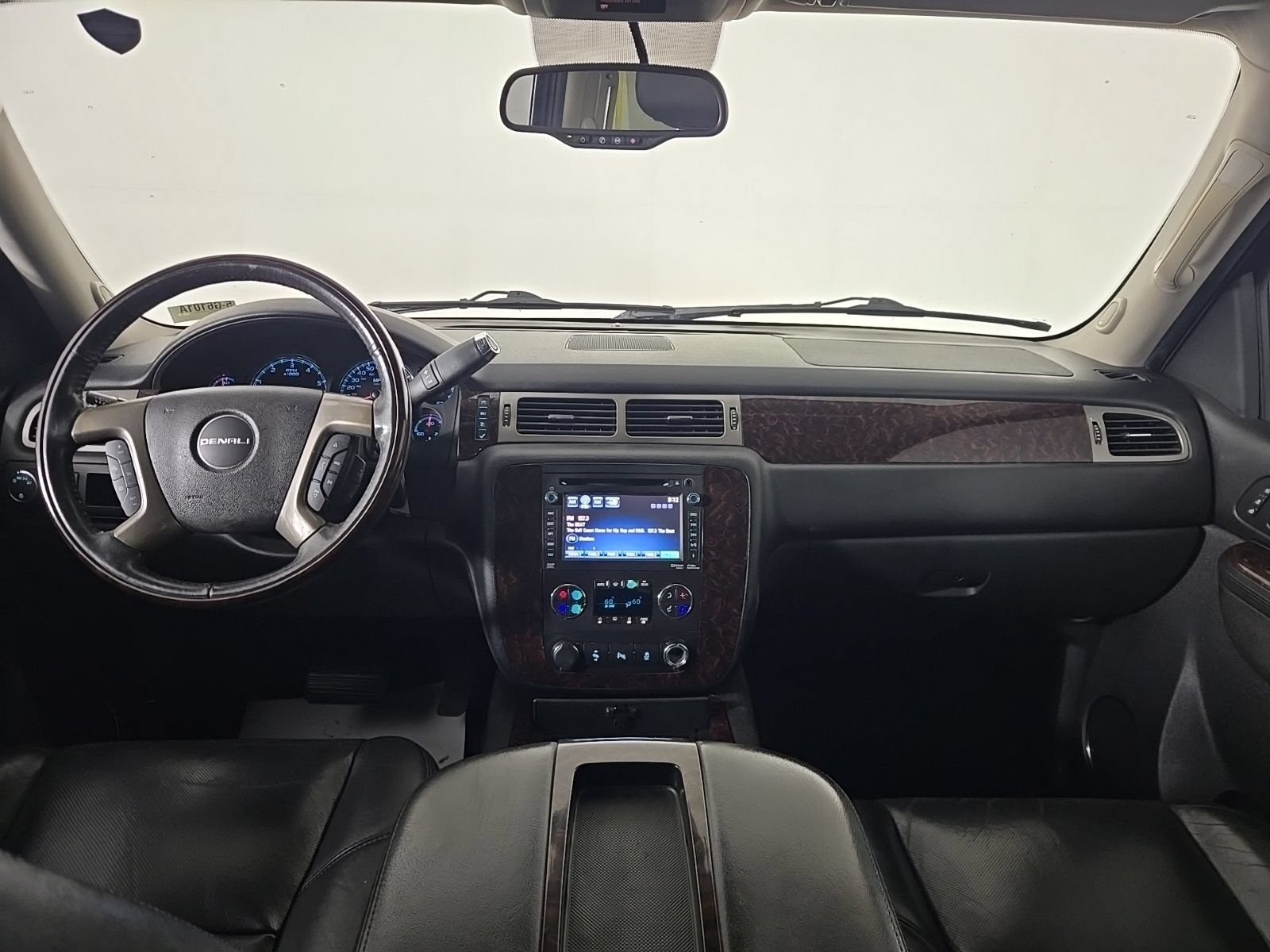 Used 2012 GMC Yukon Denali RWD image 9