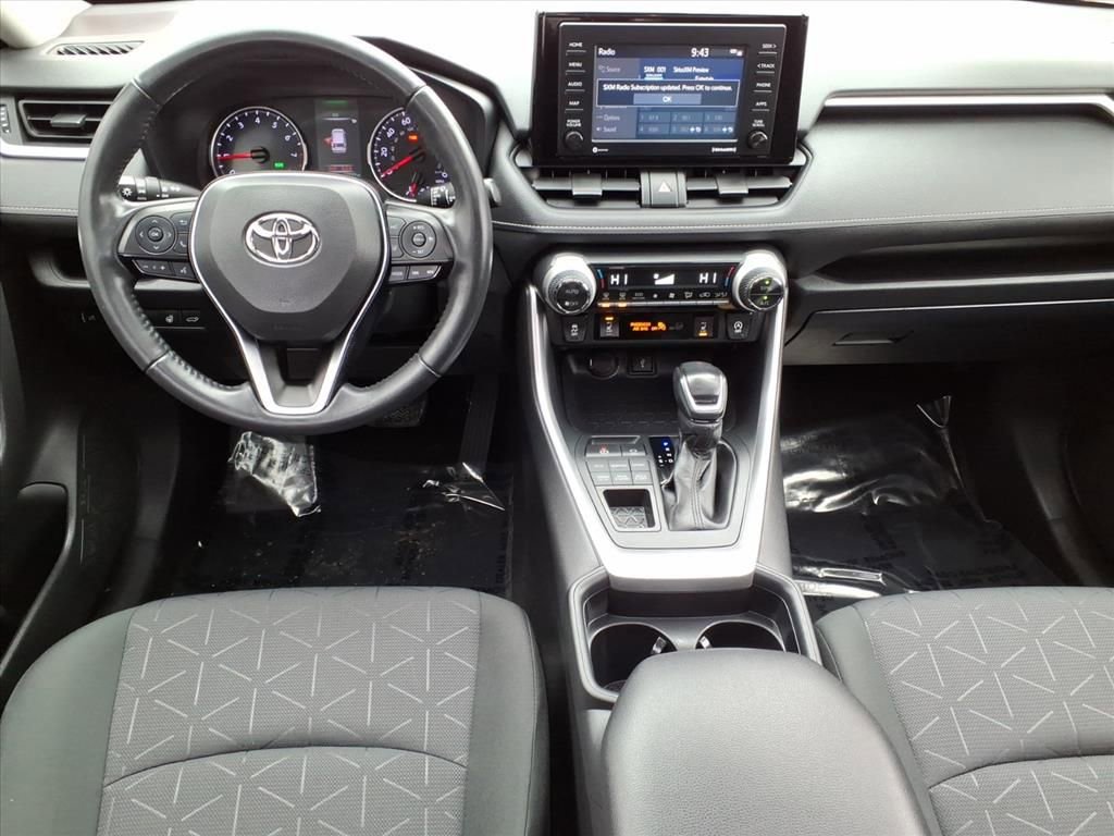 Used 2021 Toyota RAV4 XLE w/ Convenience Package image 16