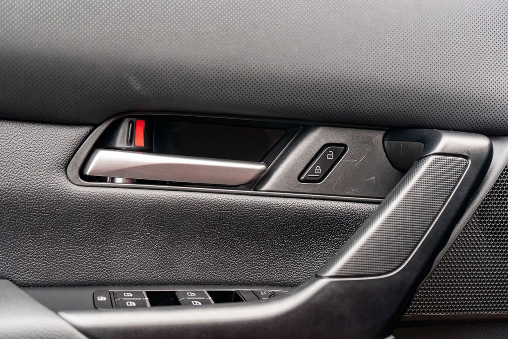 Used 2025 MAZDA CX-50 AWD 2.5 S w/ Premium Package image 18