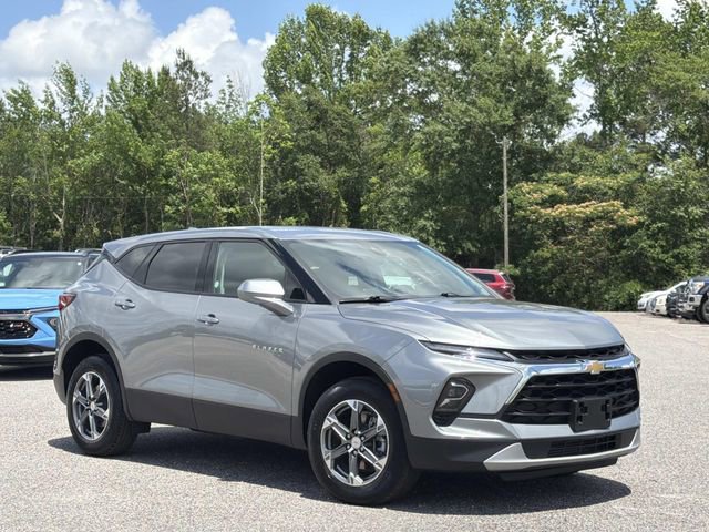 Used 2025 Chevrolet Blazer LT FWD image 16