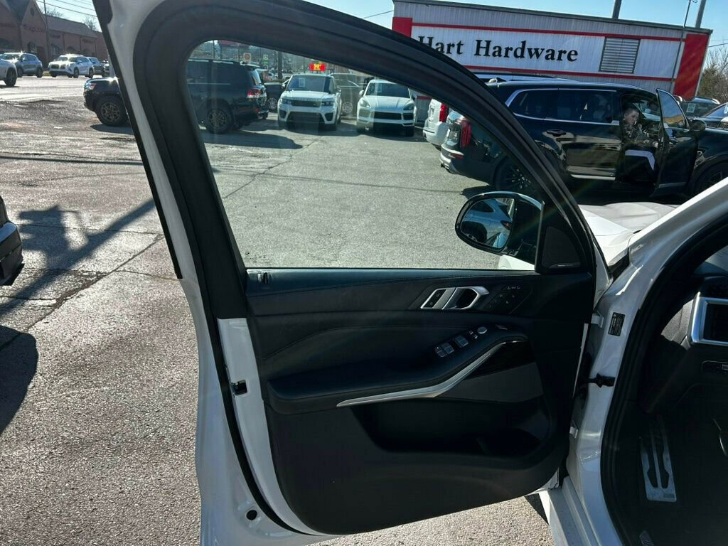 Used 2023 BMW X7 xDrive40i w/ Executive Package image 9