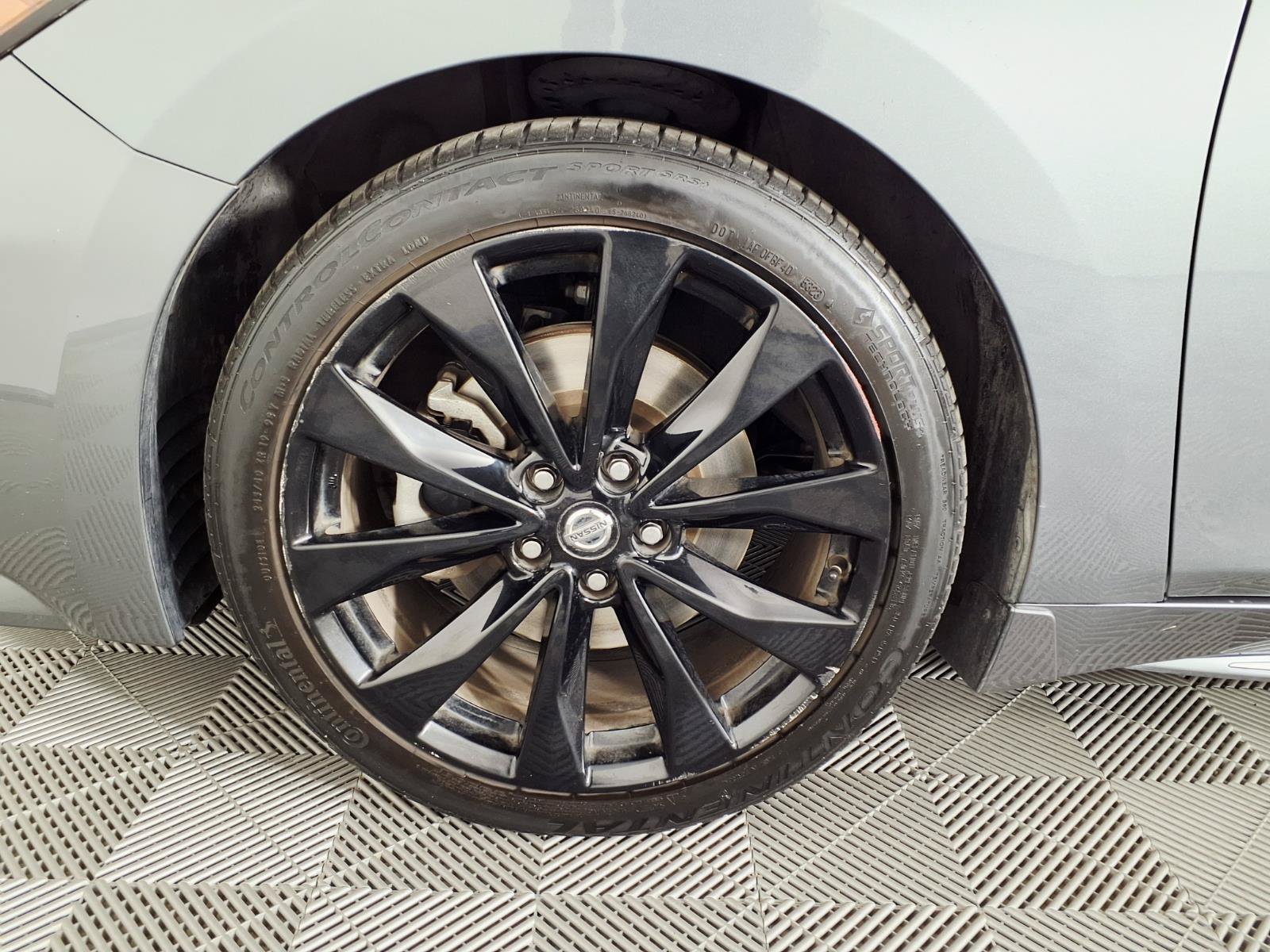 Used 2020 Nissan Maxima SR w/ Sport Mat Group FWD image 7
