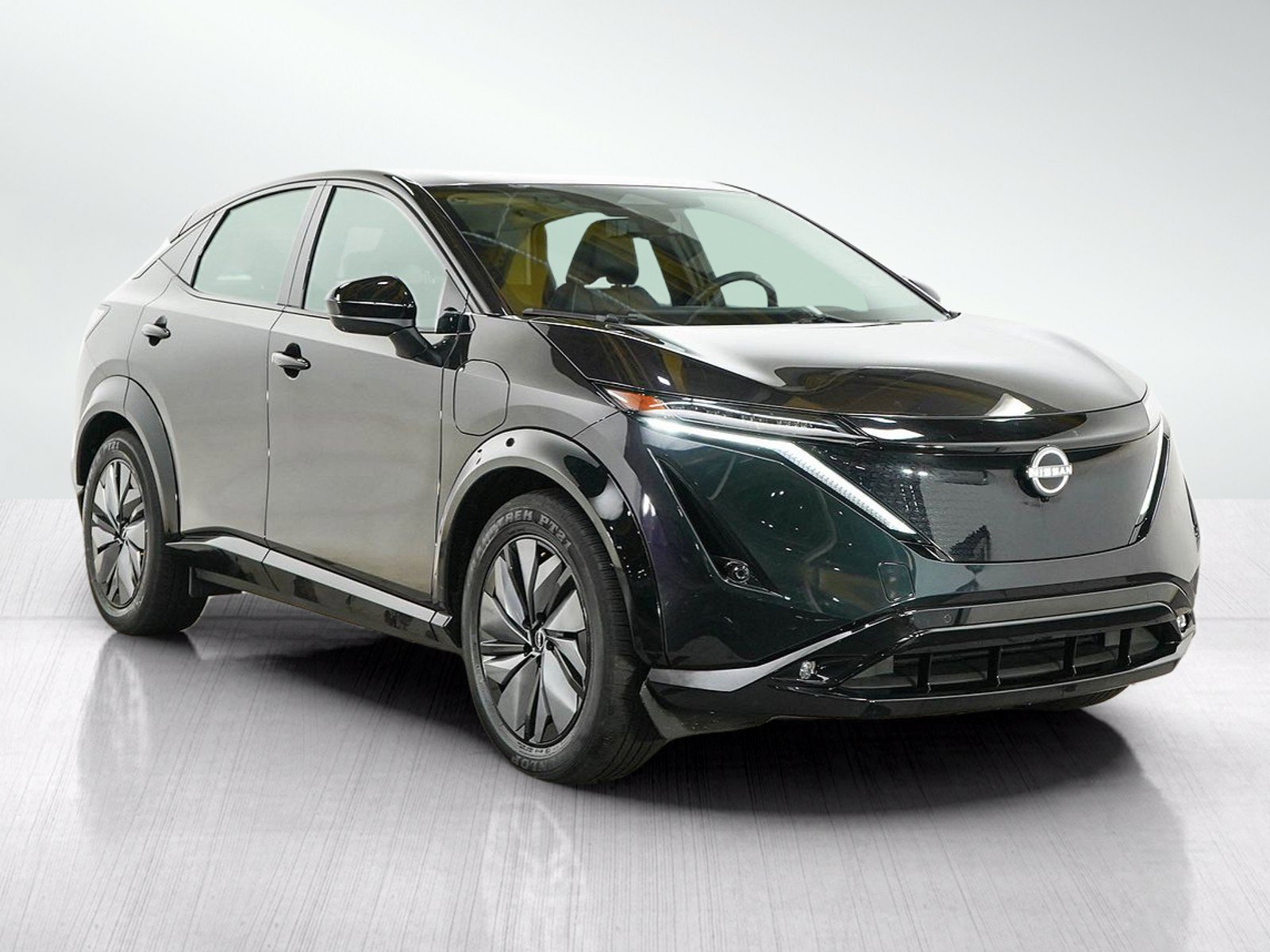 Used 2024 Nissan Ariya AWD image 7