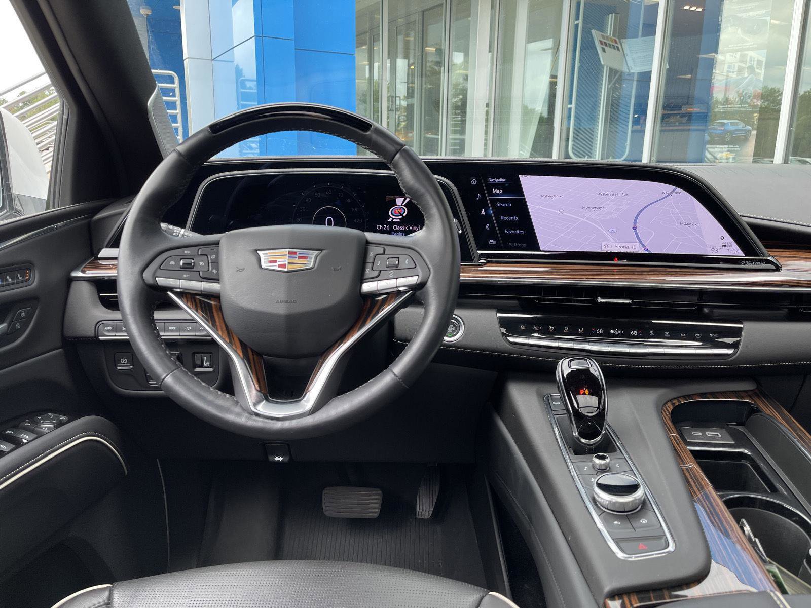 Used 2024 Cadillac Escalade Premium Luxury w/ Performance Package AWD/4WD image 19
