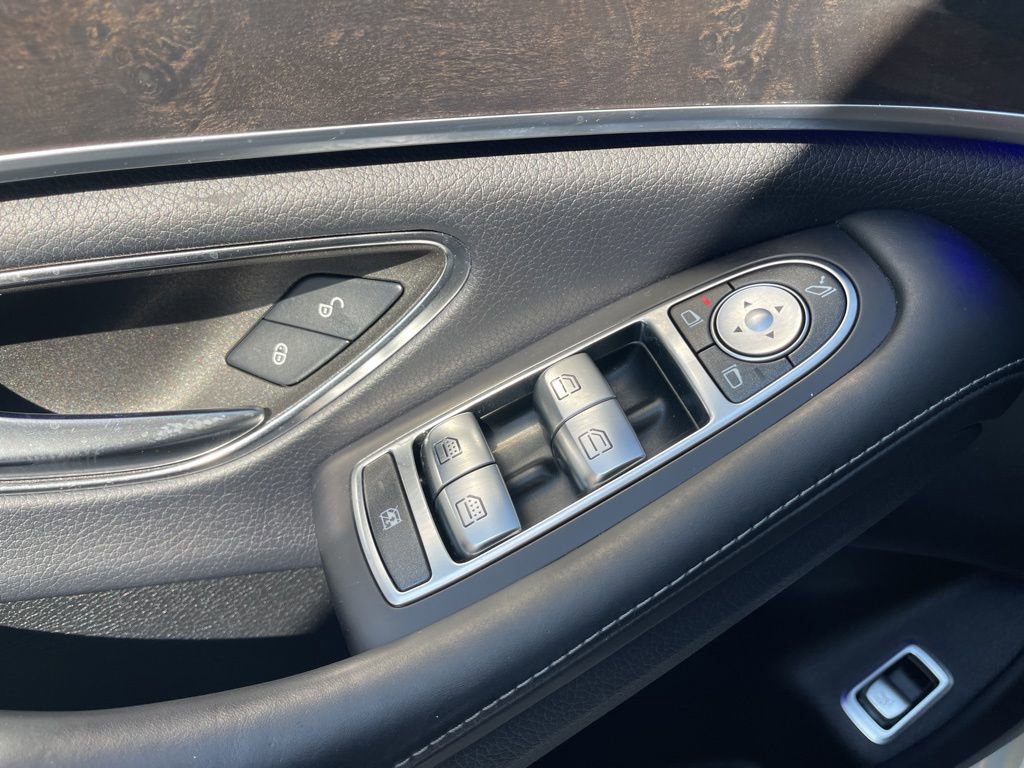 Used 2019 Mercedes-Benz S 560 4MATIC Sedan image 39