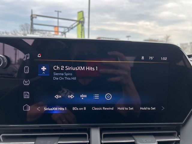 New 2026 Chevrolet Trax LT w/ Sunroof Package FWD image 23