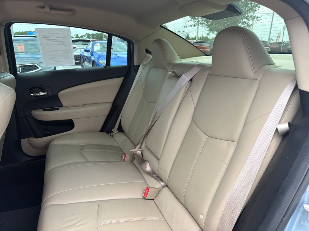 Used 2013 Chrysler 200 Limited FWD image 23