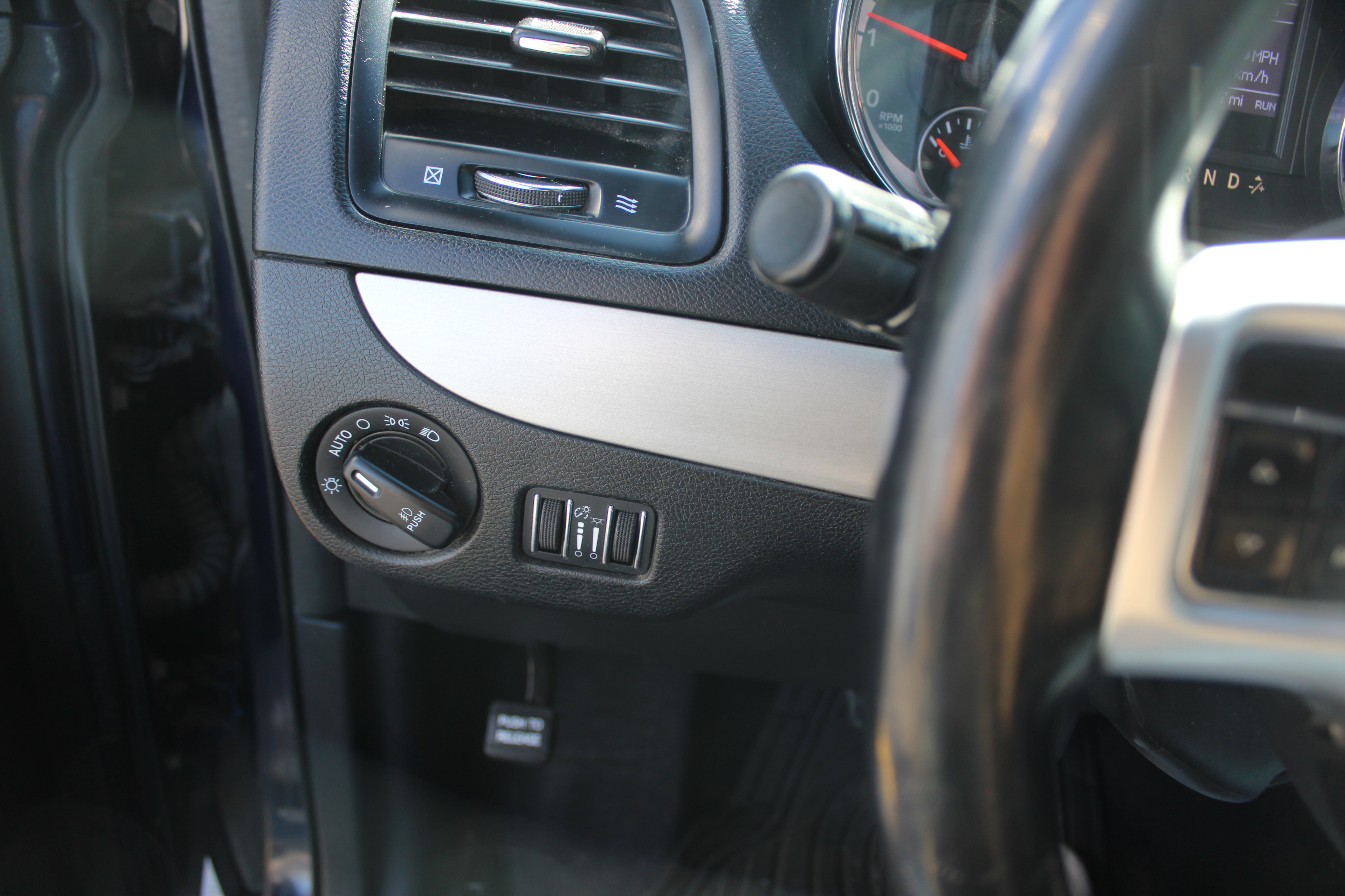 Used 2015 Dodge Grand Caravan R/T FWD image 9