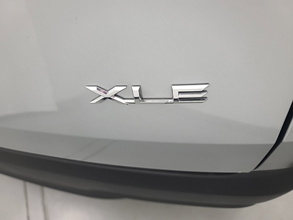 Used 2025 Toyota Grand Highlander AWD image 13