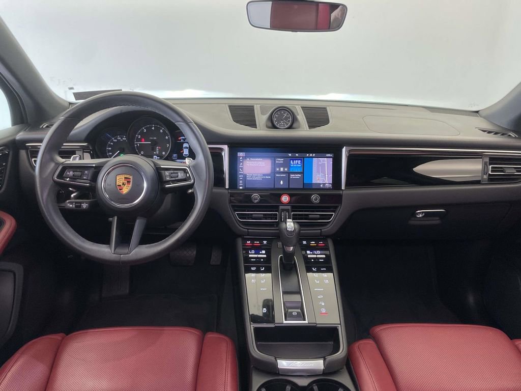 Certified 2023 Porsche Macan AWD/4WD image 26