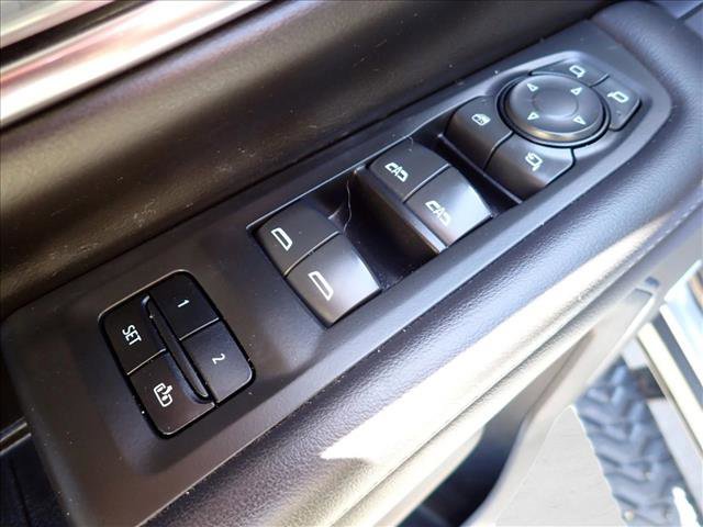 Used 2023 Chevrolet Tahoe Z71 w/ Luxury Package AWD/4WD image 18