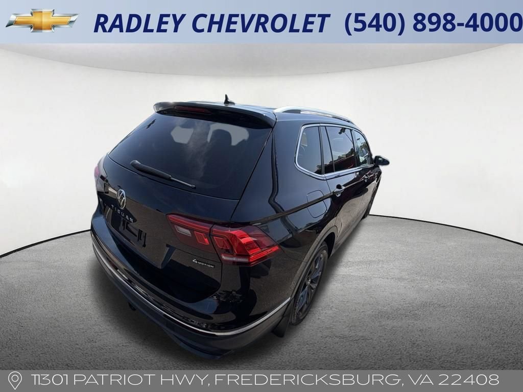 Used 2024 Volkswagen Tiguan SE w/ Panoramic Sunroof Package AWD/4WD image 14