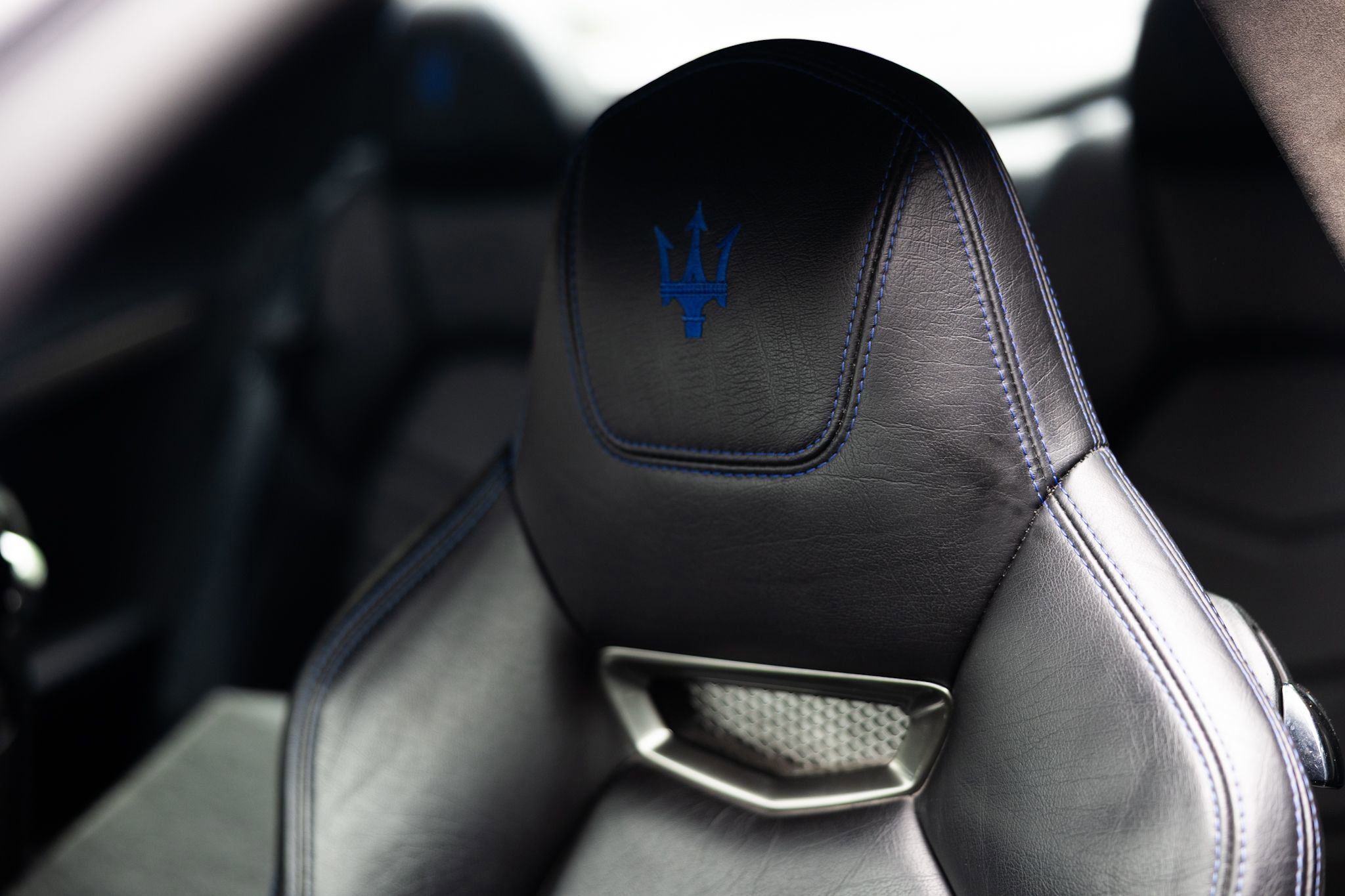 Used 2013 Maserati GranTurismo Sport RWD image 2