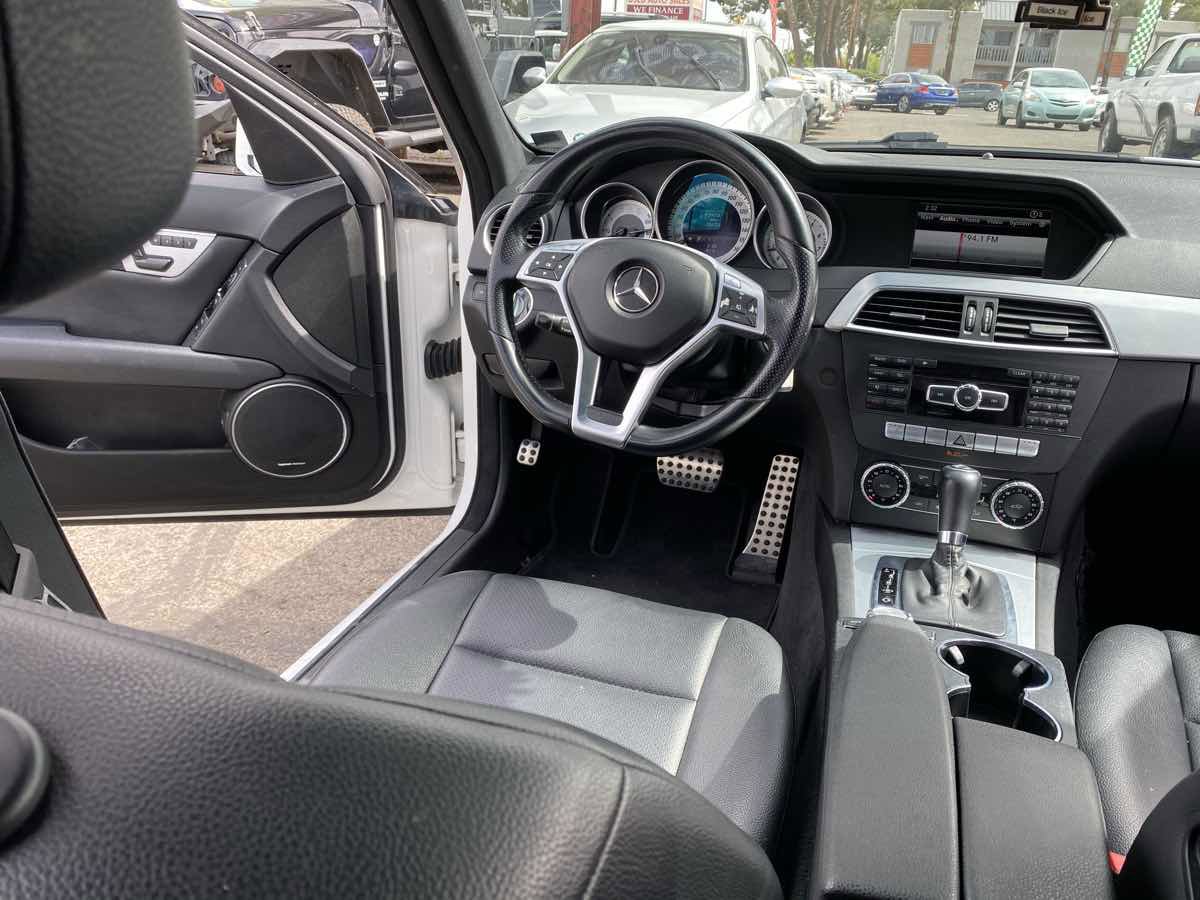 Used 2013 Mercedes-Benz C 250 Luxury image 40