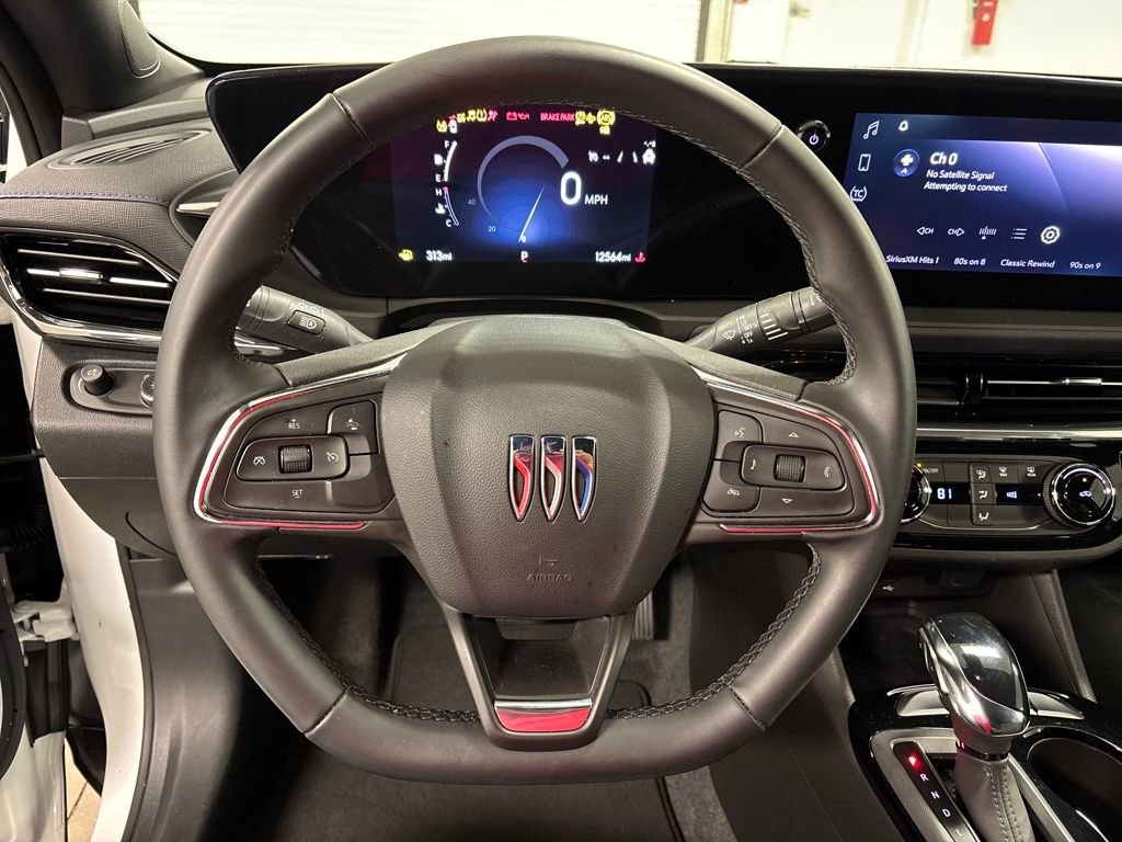 Used 2025 Buick Envista Sport Touring image 30