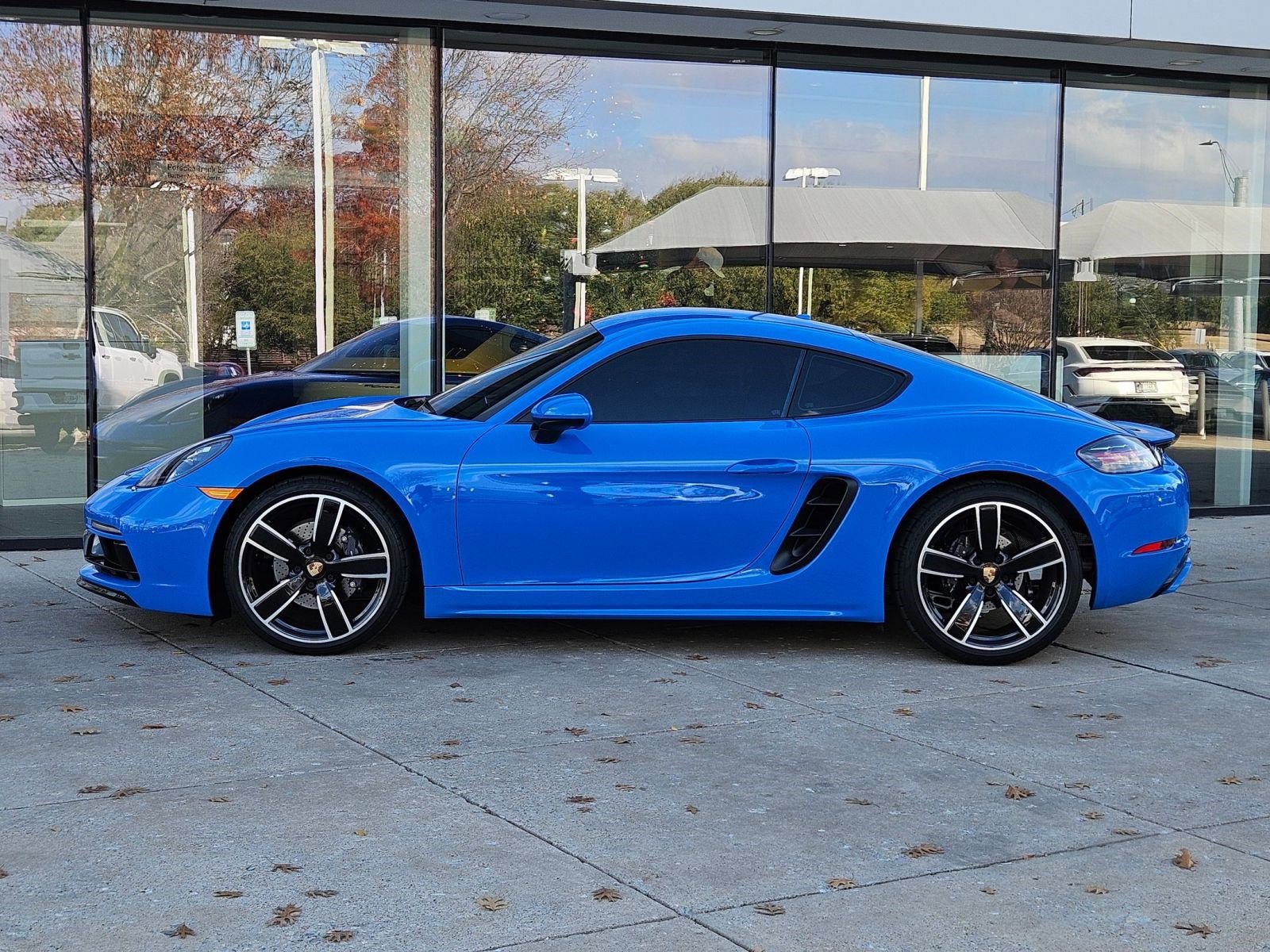 Used 2025 Porsche 718 Cayman image 2