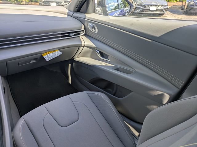 Certified 2025 Hyundai Elantra Sport FWD image 16