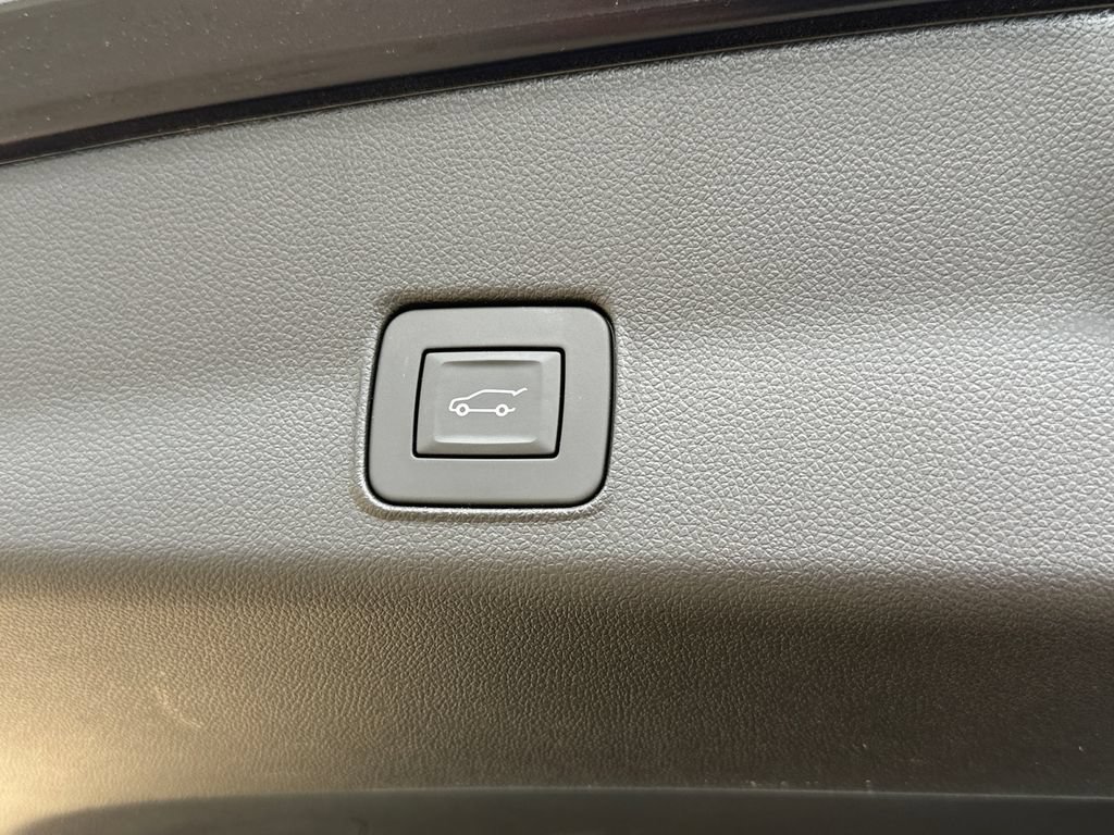 Used 2025 Chevrolet TrailBlazer RS w/ Convenience Package AWD/4WD image 47