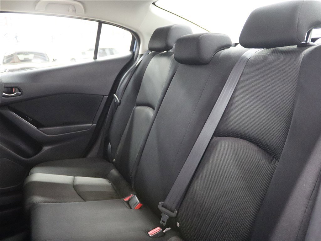 Used 2018 MAZDA MAZDA3 Sport FWD image 10
