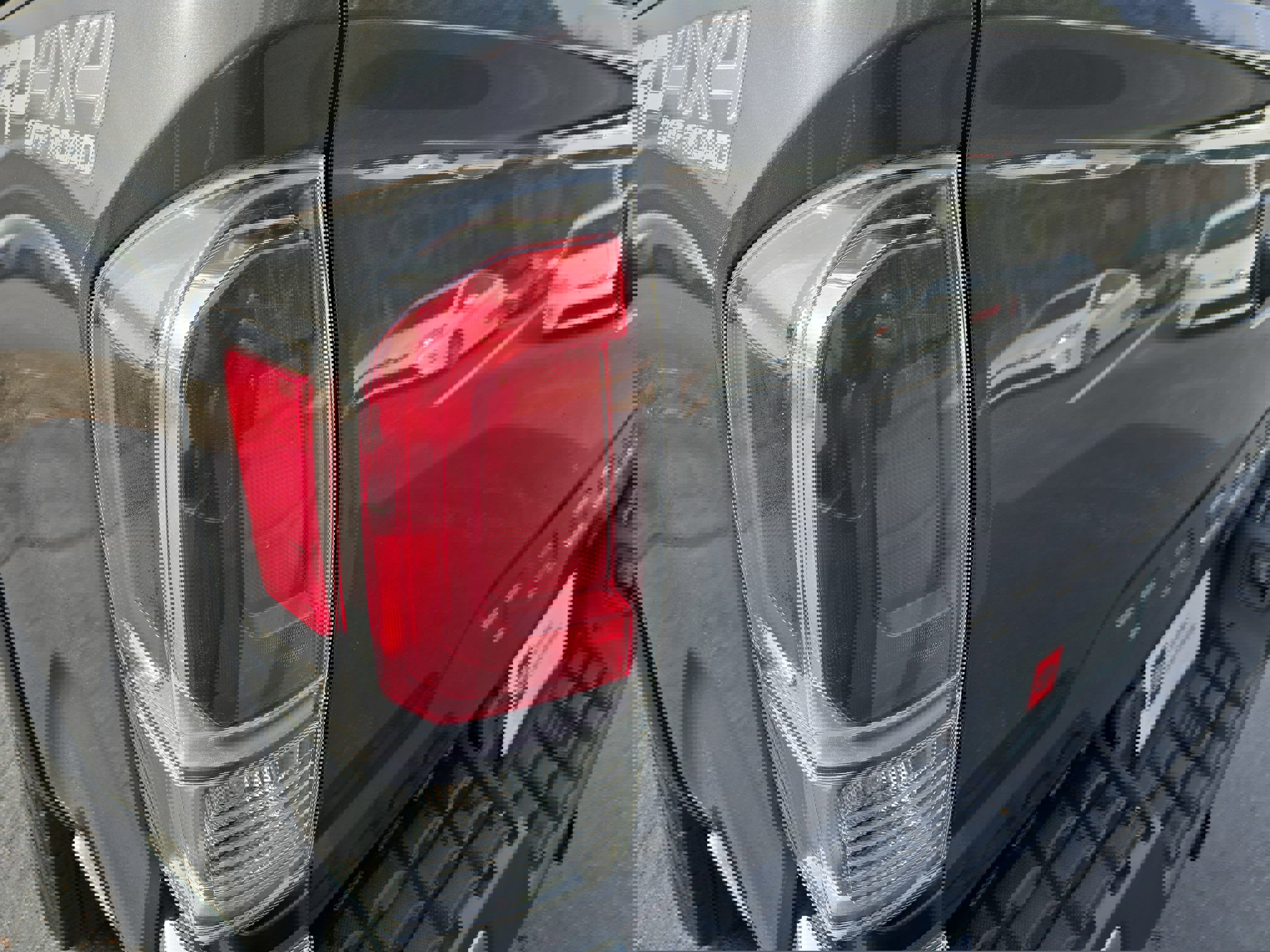 Used 2020 Toyota Tacoma TRD Off-Road image 37