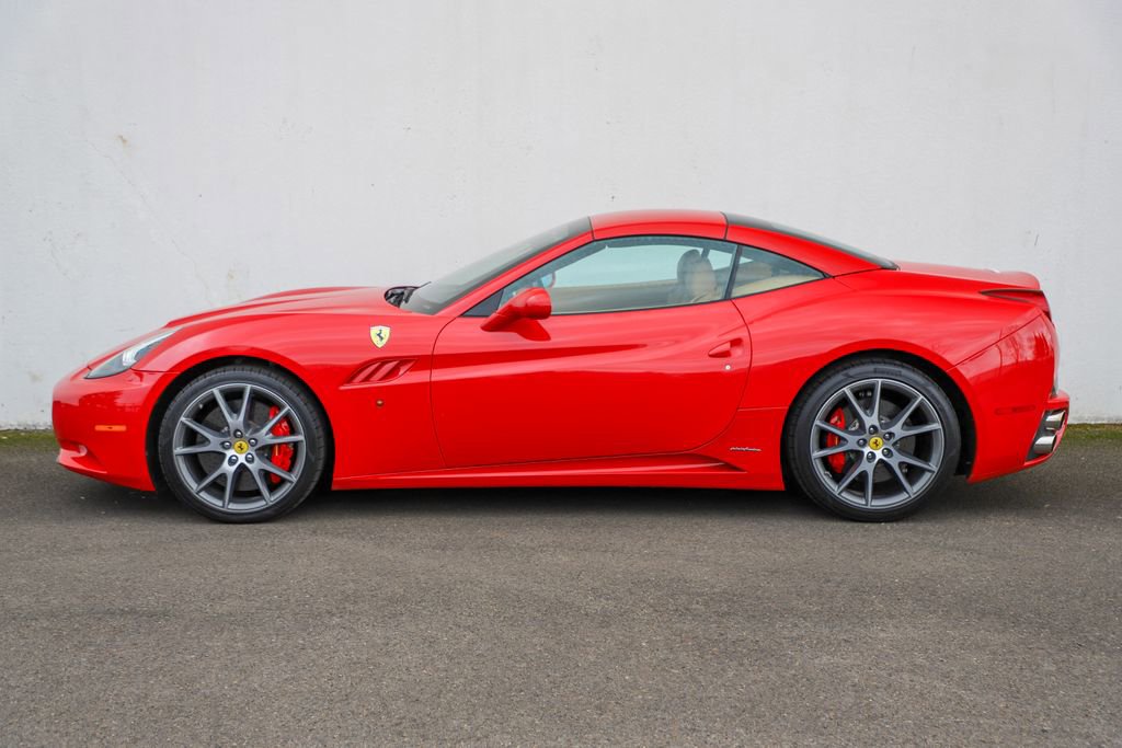 Used 2010 Ferrari California image 36